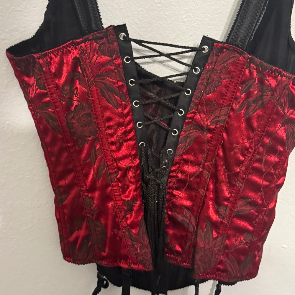 Vintage Y2K Red & Black Floral Brocade Corset – Whimsygoth / Gothic Romantic - Picture 4 of 4